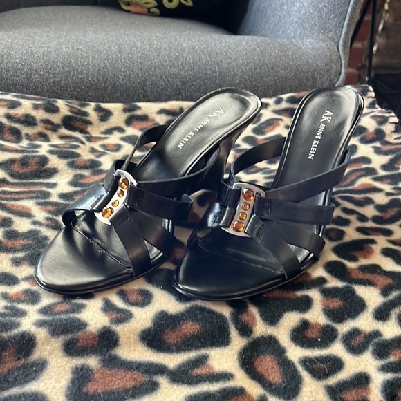 Anne Klein size 8 wedge sandals with jewel accents.  Excellent condition - Picture 3 of 6